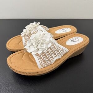 Cliffs by White Mountain Chill 2 Wedge Sandals Women's 8M Tan White Floral